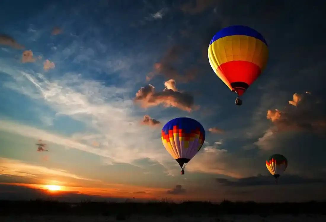 HOT AIR BALLOON